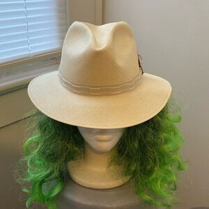 Cream color Dorfman Pacific brand summer Fedora style hat in good condition